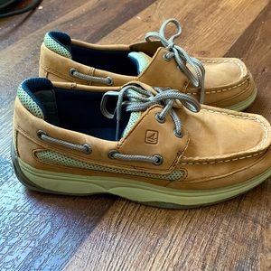 Sperry Topsiders worn probably 4 times boys size 3